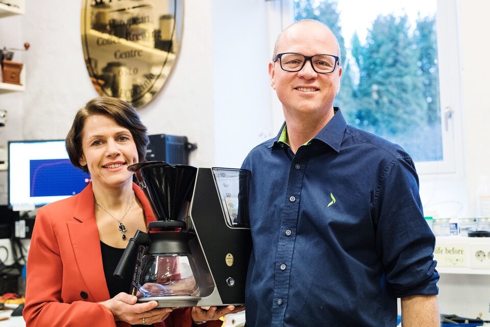 Christin Sehlmann er produktsjef husholdning i Elkjøp, og blir omtalt som Ilous «mamma». Her sammen med Tommy Myhre. Foto: Anders Malm, Elkjøp