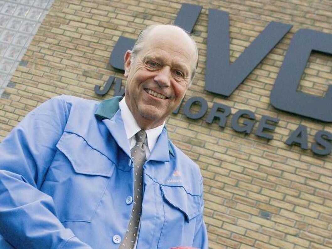Jan Abrahamsen blir karakterisert som et forbilde, respektert, solid og helstøpt. Nå er han pensjonist med golf og båtliv som hobbyer og nyinnkjøpt leilighet på Kypros som fritidsbolig. Jan Abrahamsen blir karakterisert som et forbilde, respektert, solid og helstøpt. Nå er han pensjonist med golf og båtliv som hobbyer og nyinnkjøpt leilighet på Kypros som fritidsbolig.