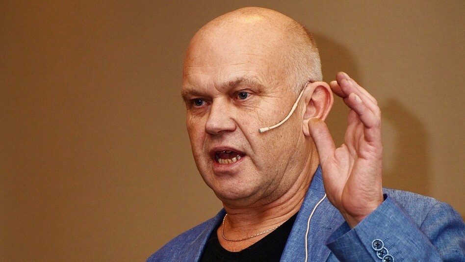 LITE BRUNT GIR MER HVITT