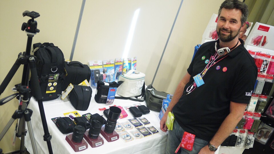 TURA MED FOTOTILBEHØR HOS EURONICS