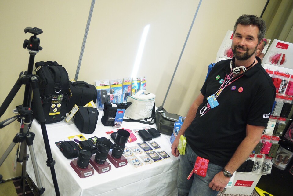 TURA MED FOTOTILBEHØR HOS EURONICS