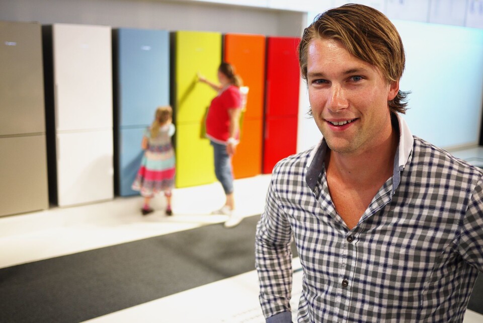 FARGERIKT I DE HVITE HALLENE