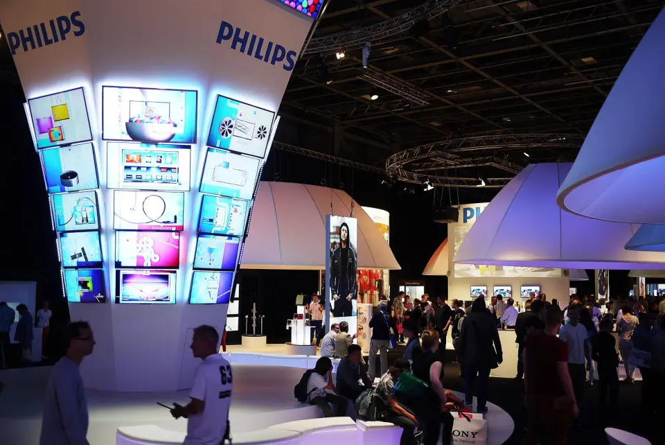 TP VISION AVVENTER OLED