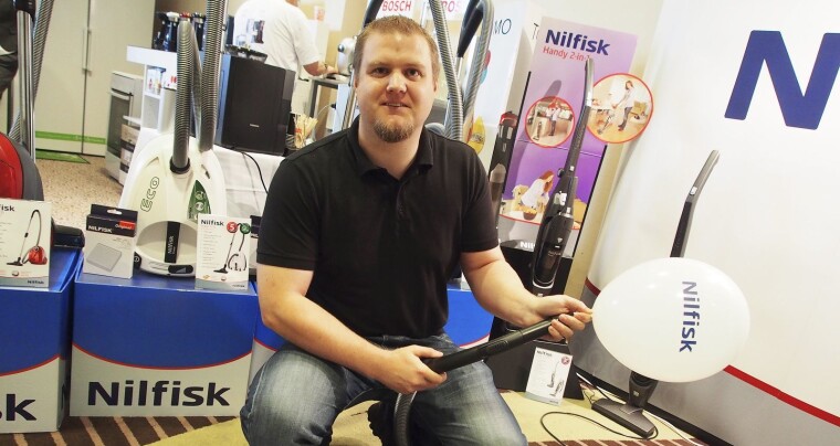 STØVSUGEREN BLÅSER IGJEN