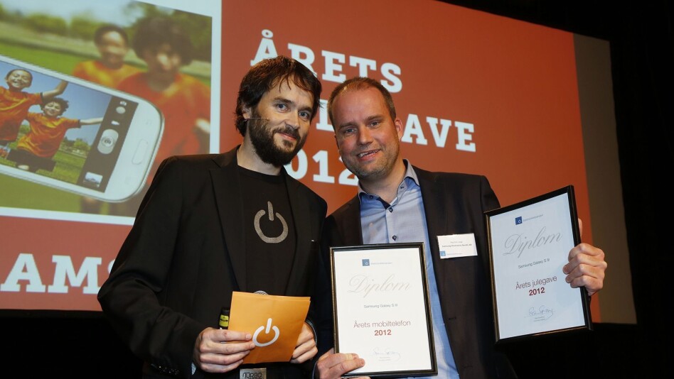 BREDE SMIL DA JULEGAVENE BLE KÅRET