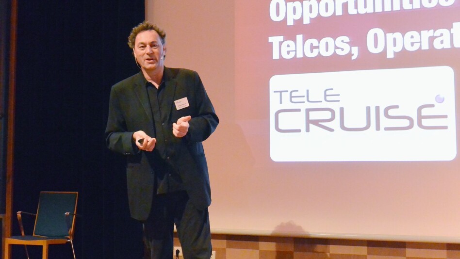 TI ÅR MED TELECRUISE