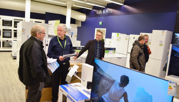 ELEKTROKRIG FOR MORGENFUGLER