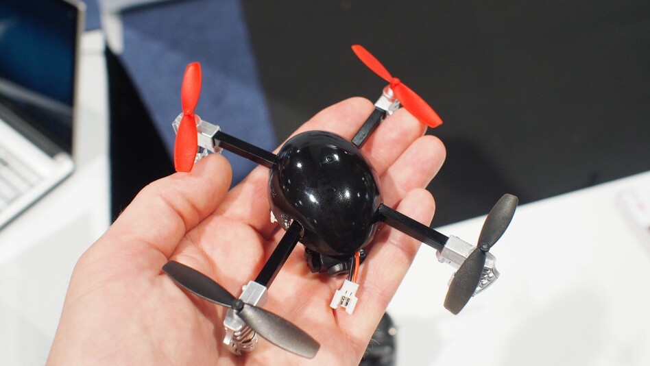 NI AV TI DRONER HAR MANGLER