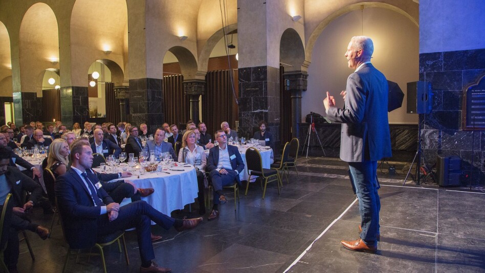 VIRTUELL VIRKELIGHET TAR AV I 2016