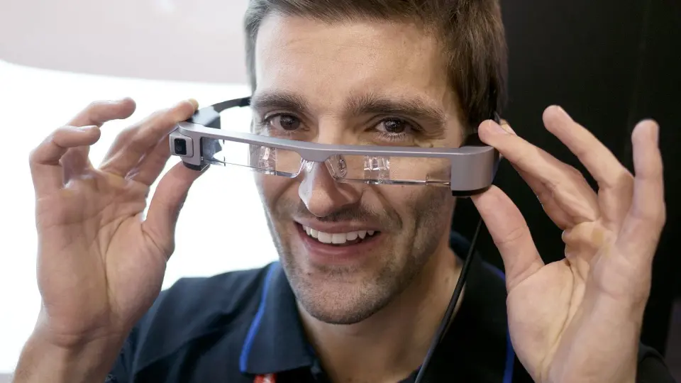 TRANSPARENTE OLED-BRILLER FRA EPSON