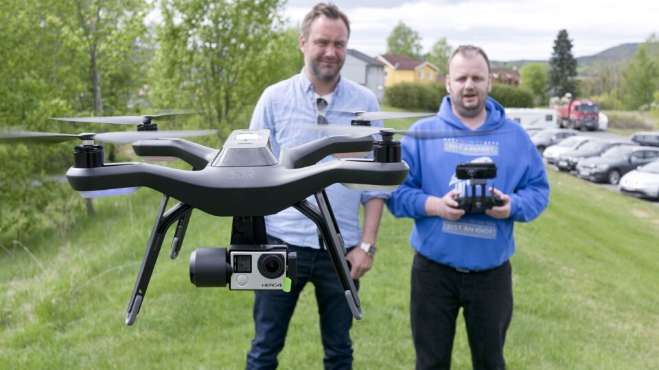 SOLO-DRONE OG MONSTER-HØYTTALERE