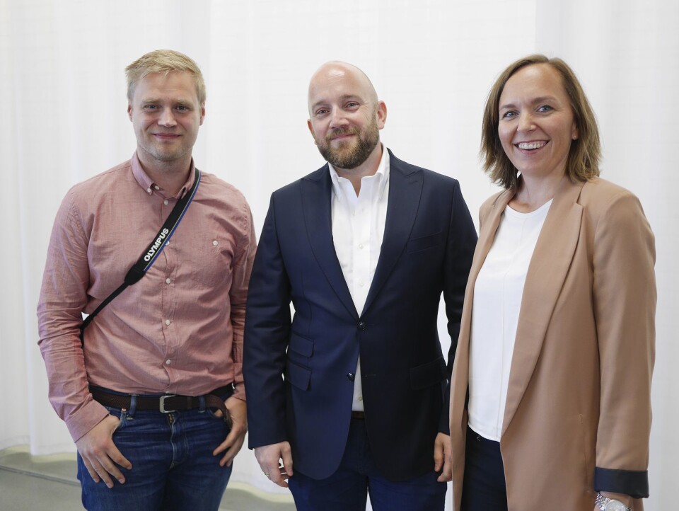 VIL LEVERE EVIGE ØYEBLIKK PÅ MINUTTER