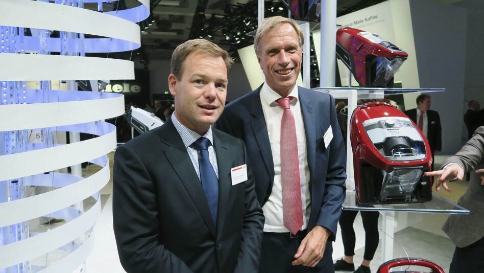 FØRSTE POSELØSE STØVSUGER FRA MIELE