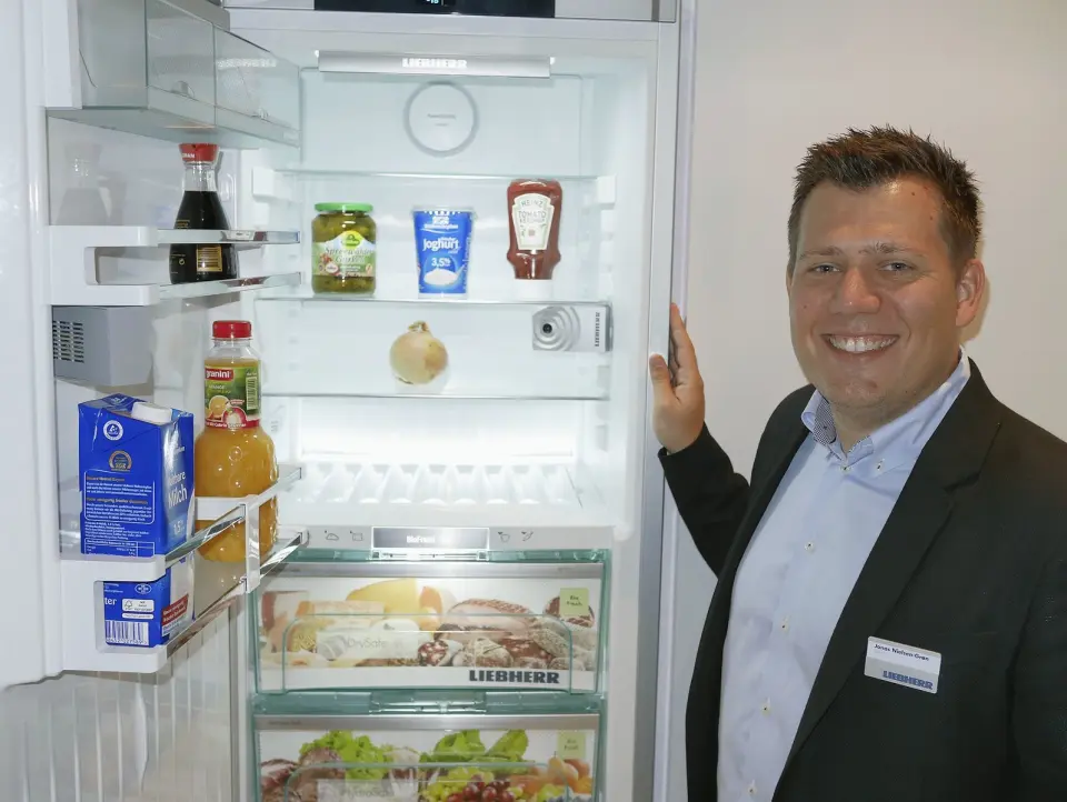 LIEBHERR KJENNER IGJEN MATVARENE