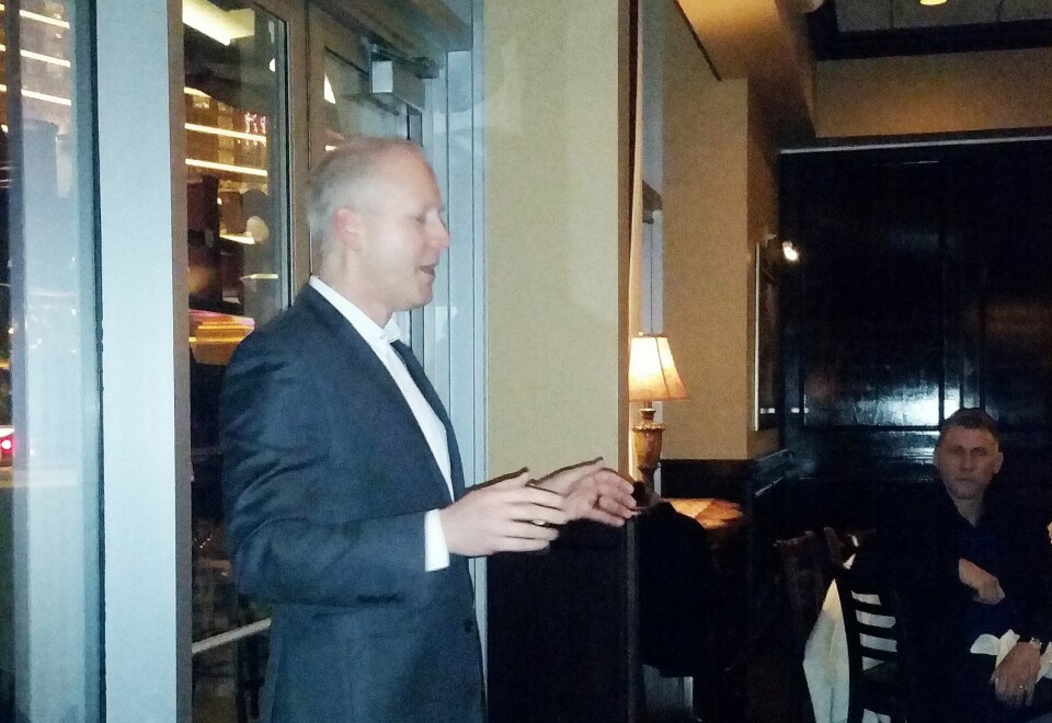 Steve Koenig snakket på Stiftelsen Elektronikkbransjens middag i Las Vegas. Foto: Jan Røsholm