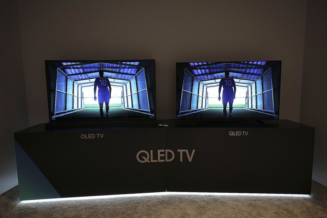 Samsung ønsket på CES å vise at det er mer som skiller OLED og QLED enn forbokstaven. Foto: Samsung. Samsung ønsket på CES å vise at det er mer som skiller OLED og QLED enn forbokstaven. Foto: Samsung.