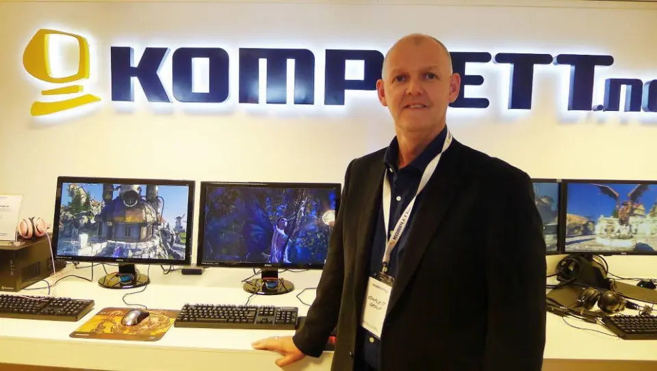 Anton Hagberg, leder for Komplett Marketplace, skal nå også selge bøker i samarbeid med haugenbok.no. Foto: Marte Ottemo. Anton Hagberg, leder for Komplett Marketplace, skal nå også selge bøker i samarbeid med haugenbok.no. Foto: Marte Ottemo.