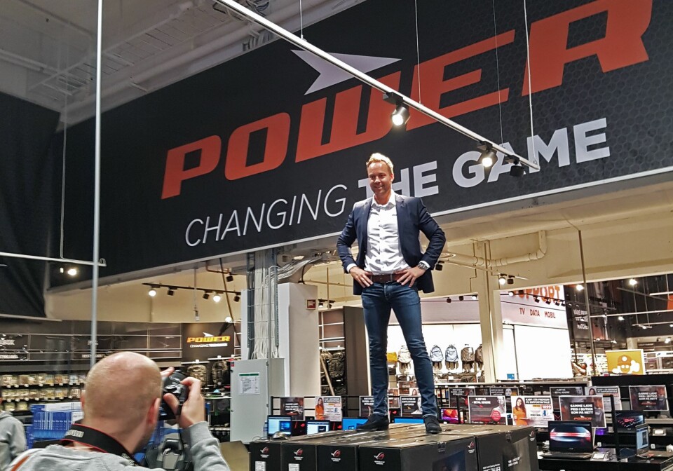 Administrerende direktør Anders Nilsen i Power Norge poserer for E24 i lokalene til Expert XL Alnabru, der Norges første Power-butikk åpner i morgen. Foto: Johannes Ittelin-Brynildsen, Power International AS