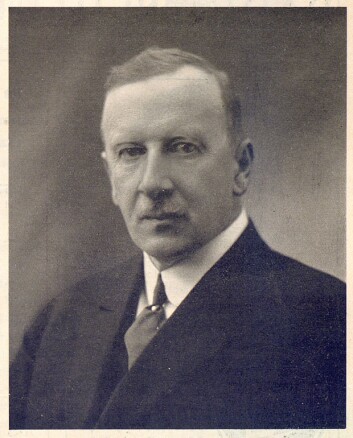 Kaptein W. Meisterlin var den første formann i Norske Radiohandels Landsforening (N. R. L.), som ble stiftet 18. juni 1924. Han satt i vervet til 24. april 1931. Kaptein W. Meisterlin var den første formann i Norske Radiohandels Landsforening (N. R. L.), som ble stiftet 18. juni 1924. Han satt i vervet til 24. april 1931.