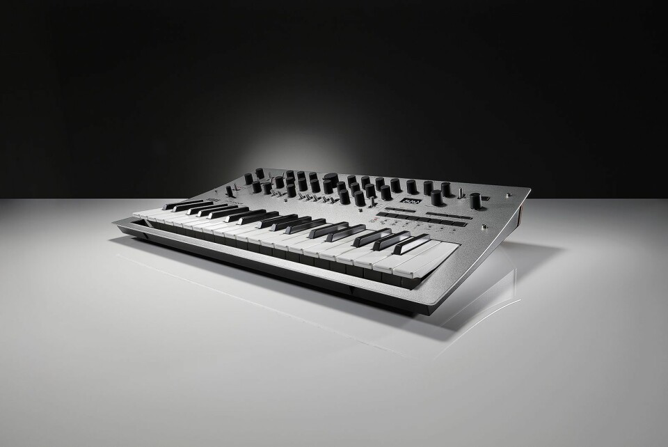 Korg Minilogue er en firestemmers analog synthesizer med innebygd sequencer for moderne musikk - med retro-følelse. Pris: 5.600,-.