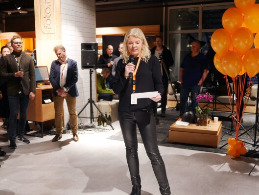 Elin Tuv Sandvik er markedssjef i Foto.no, og holdt tale på åpningsfesten før butikkåpningen i Barcode i Oslo den 1. april. Elin Tuv Sandvik er markedssjef i Foto.no, og holdt tale på åpningsfesten før butikkåpningen i Barcode i Oslo den 1. april.
