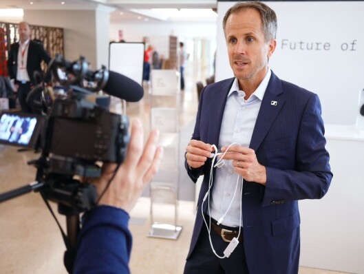 Andreas Sennheiser møtte på Berlin-messen IFAs globale pressemøte i Portugal 300 pressefolk fra hele verden. Andreas Sennheiser møtte på Berlin-messen IFAs globale pressemøte i Portugal 300 pressefolk fra hele verden.
