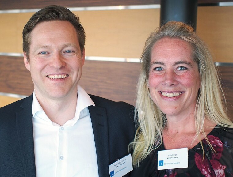 SKAL KUNDEN HJELPE TIL?