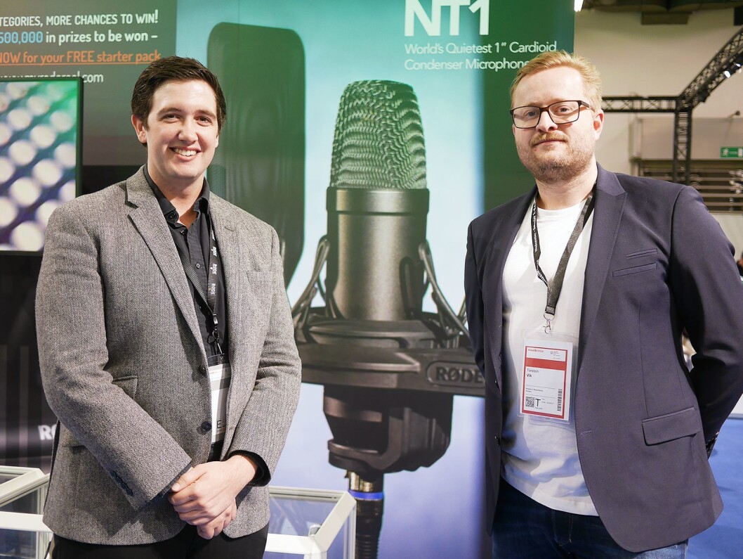 Torstein Vik (t. h.) i Polysonic Norge sammen med eksportsalgssjef Ryan Burke i Røde Microphones. Foto: Stian Sønsteng. Torstein Vik (t. h.) i Polysonic Norge sammen med eksportsalgssjef Ryan Burke i Røde Microphones. Foto: Stian Sønsteng.