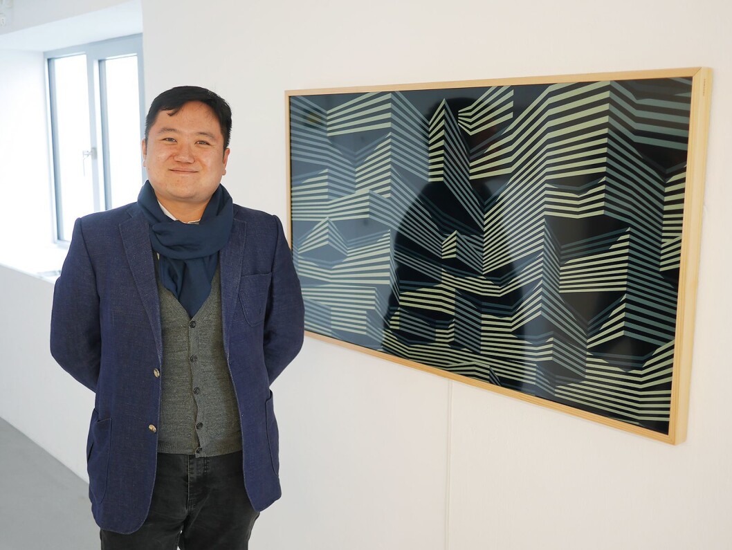 Wonki Kim er salgs- og markedsansvarlig i Samsung for The Frame i Europa, og hadde tatt turen til Henningsvær i forbindelse med den nordiske lanseringen. Foto: Stian Sønsteng. Wonki Kim er salgs- og markedsansvarlig i Samsung for The Frame i Europa, og hadde tatt turen til Henningsvær i forbindelse med den nordiske lanseringen. Foto: Stian Sønsteng.