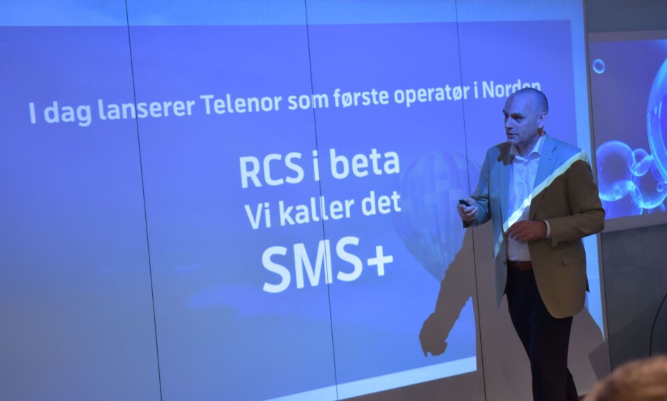 Bjørn Ivar Moen, leder for mobil i Telenor Norge, presenterte den nye løsningen. Foto: Martin Fjellanger/Telenor.