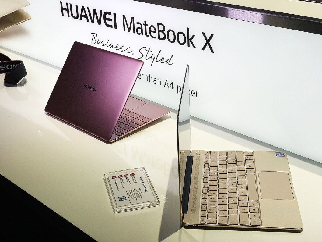 I media har mange etter lanseringen av Huawei MateBook X lagt vekt på likheten til Apples bærbare datamaskiner.. I media har mange etter lanseringen av Huawei MateBook X lagt vekt på likheten til Apples bærbare datamaskiner..
