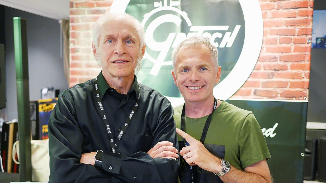Fred W. Gretsch (t. v.) og trommeslager Karl Oluf Wennerberg, som blant annet spiller med a-ha, møtte hverandre på Gitarhuset Alna. Foto: Stian Sønsteng Fred W. Gretsch (t. v.) og trommeslager Karl Oluf Wennerberg, som blant annet spiller med a-ha, møtte hverandre på Gitarhuset Alna. Foto: Stian Sønsteng