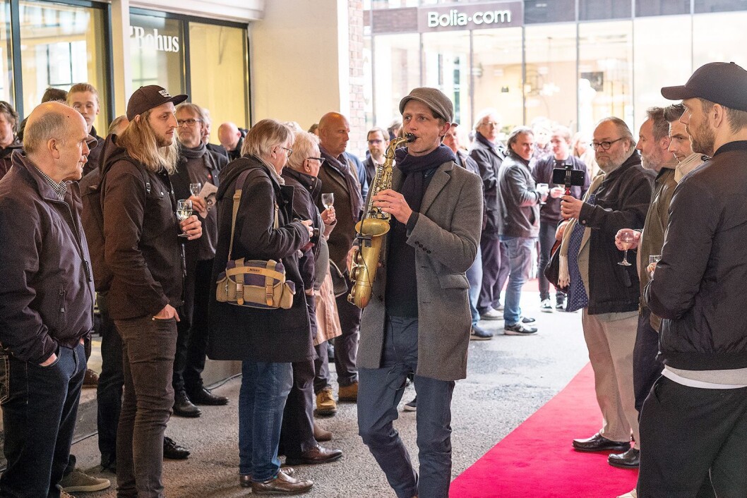 Åpningen av Leica Store Oslo og Galleri Thune foregikk for full musikk. Foto: Erling Maartmann-Moe Åpningen av Leica Store Oslo og Galleri Thune foregikk for full musikk. Foto: Erling Maartmann-Moe