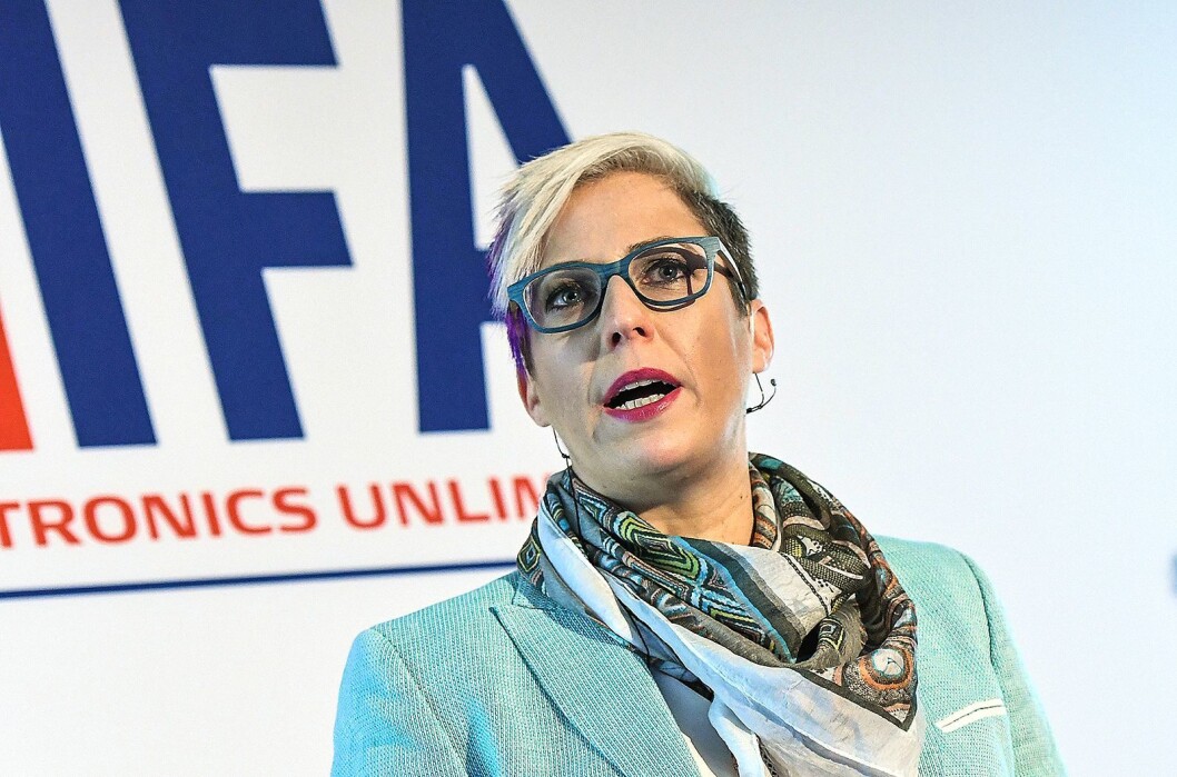 Liat Ben-Zur i Royal Philips på scenen under IFA-messen globale pressemøte i Lisboa. Foto: IFA Liat Ben-Zur i Royal Philips på scenen under IFA-messen globale pressemøte i Lisboa. Foto: IFA