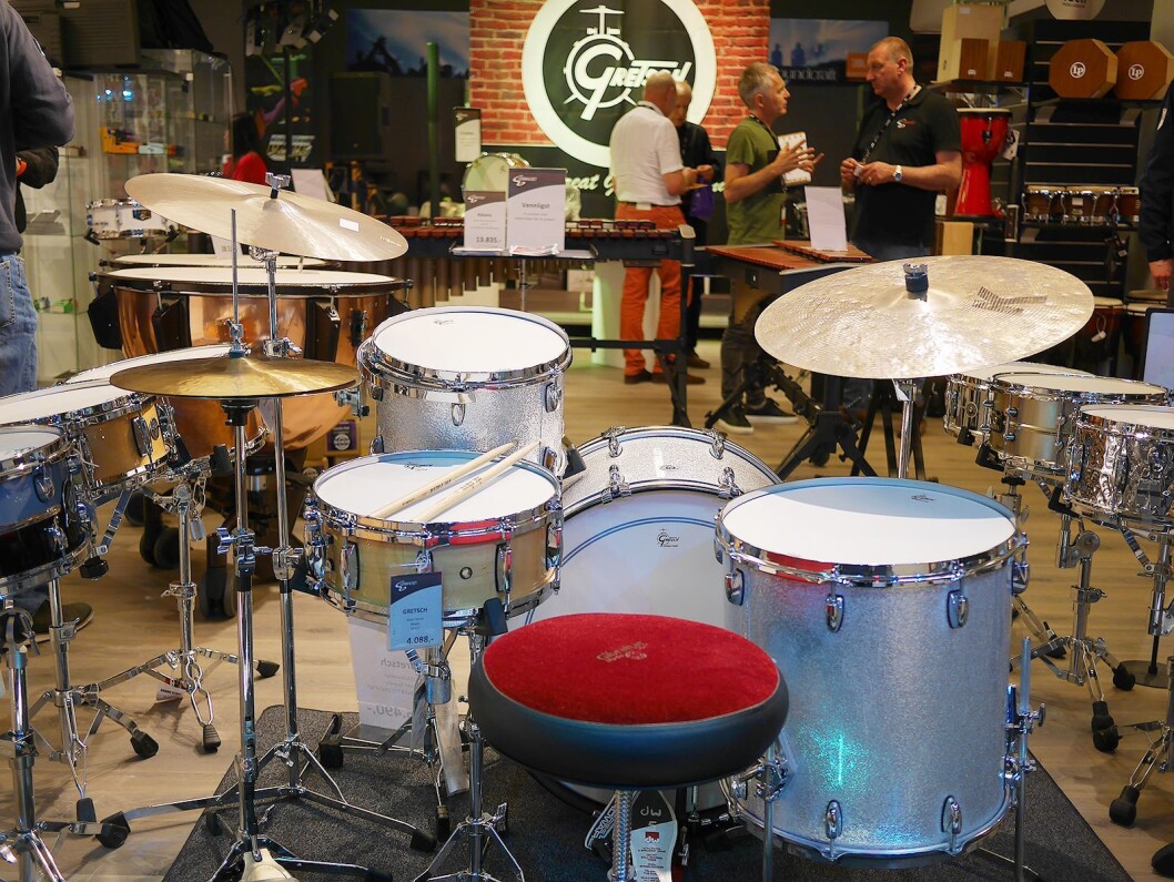 Mens vi venter på Fred. Gretsch trommesett USA Brooklyn er sentralt plassert ved Gitarhuset Megastore.. Mens vi venter på Fred. Gretsch trommesett USA Brooklyn er sentralt plassert ved Gitarhuset Megastore..