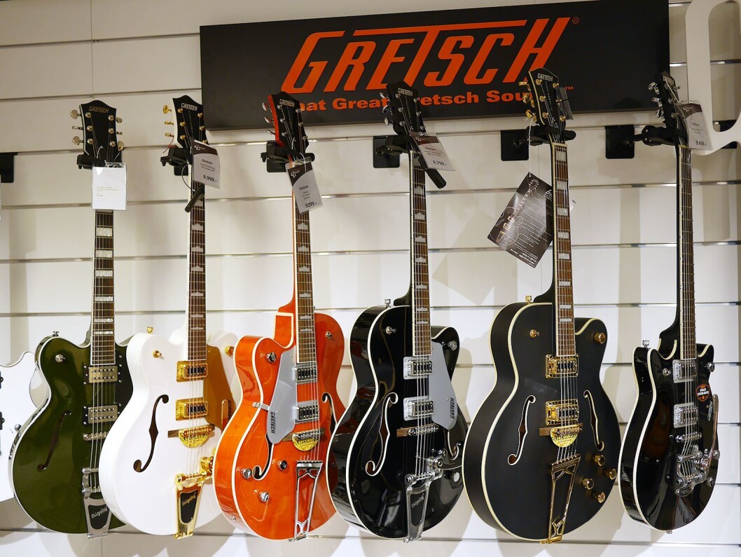 Gretsch’ gitarer er produsert, markedsført og solgt på lisens av Fender.. Gretsch’ gitarer er produsert, markedsført og solgt på lisens av Fender..