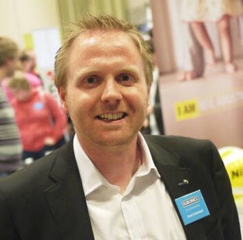 Knut Grimstad, kategorisjef for lyd, tele, IT og foto i Euronics, så en umiddelbar effekt av slukkingen i januar, i Euronics-butikker i de berørte områdene. Foto: Stian Sønsteng Knut Grimstad, kategorisjef for lyd, tele, IT og foto i Euronics, så en umiddelbar effekt av slukkingen i januar, i Euronics-butikker i de berørte områdene. Foto: Stian Sønsteng