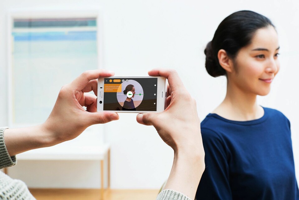 Telefonen hjelper deg å skanne 3D-bilder rett på skjermen. Foto: Sony Mobile