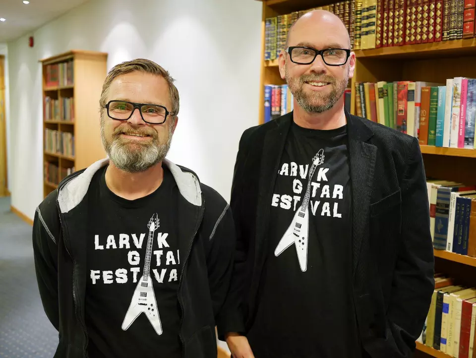 Atle Rasmussen (t. v.) og Anders Buaas i Larvik gitarfestival deltok på musikkbransjehelgen. Foto: Stian Sønsteng