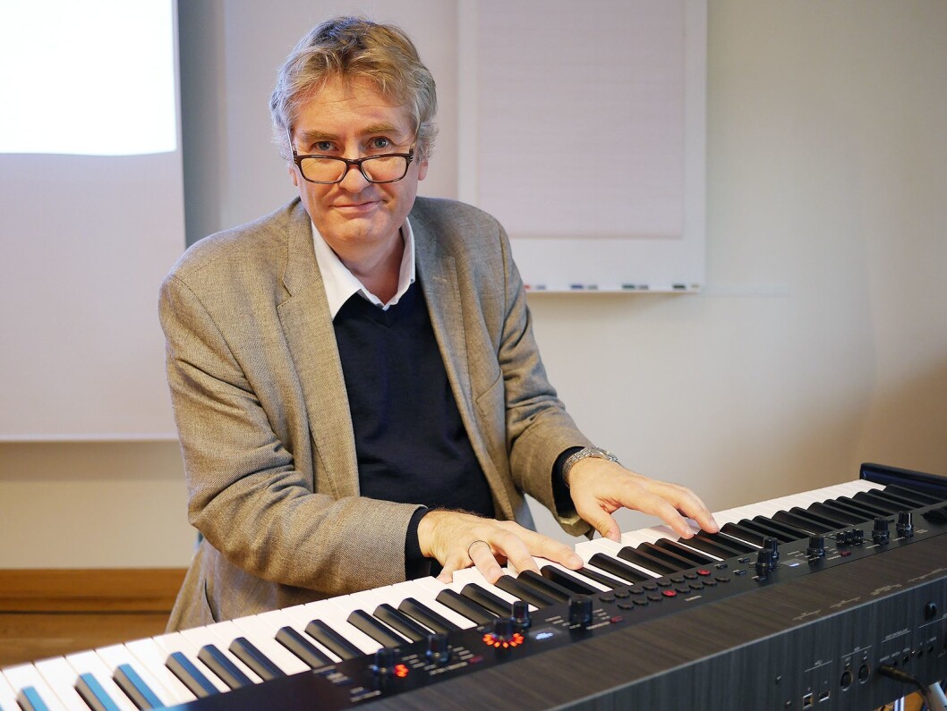 Professor Asbjørn Schaathun ved Norges Musikkhøyskole foredro om det ultimate kreative team med The Beatles som utgangpunkt. Foto: Stian Sønsteng. Professor Asbjørn Schaathun ved Norges Musikkhøyskole foredro om det ultimate kreative team med The Beatles som utgangpunkt. Foto: Stian Sønsteng.