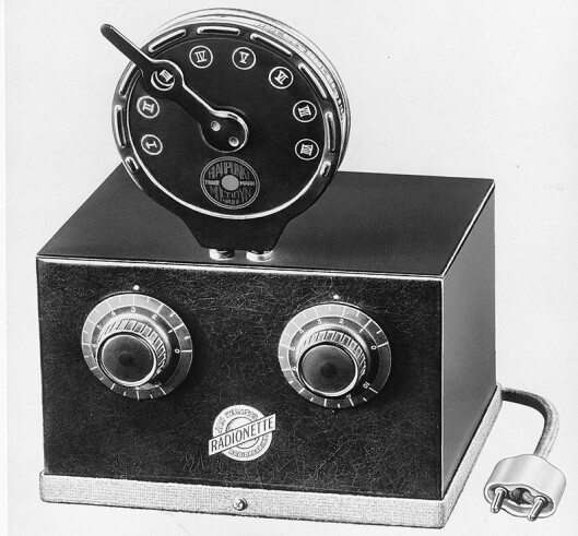 Radionette R3. Bildet er fra Fredrik C. Hildischs historiske arkiv. Radionette R3. Bildet er fra Fredrik C. Hildischs historiske arkiv.