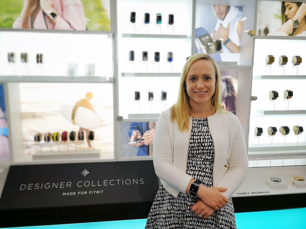 Helen Reidy, produktsjef for Fitbit i EMEA, sier selskapet har snakket med flere norske banker om Fitbit Pay. Foto: Marte Ottemo. Helen Reidy, produktsjef for Fitbit i EMEA, sier selskapet har snakket med flere norske banker om Fitbit Pay. Foto: Marte Ottemo.