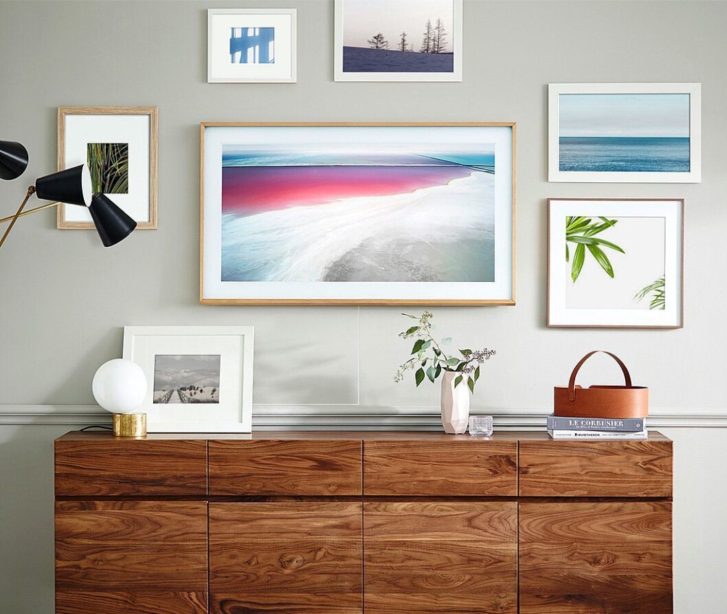 Samsungs nye TV-konsept, The Frame, kommer nå i 43 tommer. Foto: Samsung. Samsungs nye TV-konsept, The Frame, kommer nå i 43 tommer. Foto: Samsung.