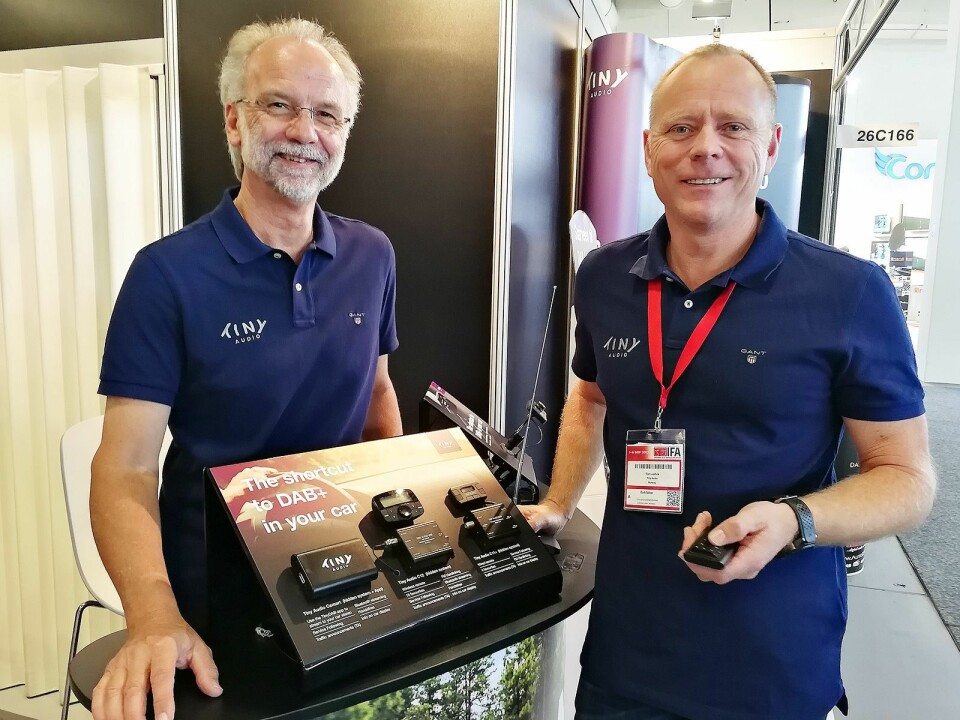 Gøsta Morin og Tom Vedvik i TT Micro ser mot Europa med sine nye dab-adaptere. Foto: Marte Ottemo