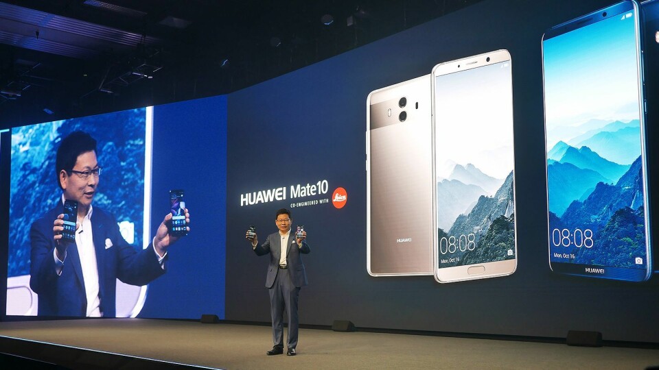 Administrerende direktør Richard Yu i Huawei Consumer Business Group sto for lanseringen av Huawei Mate 10 og Huawei Mate 10 Pro. Kun sistnevnte kommer for salg i Norge. Foto: Stian Sønsteng