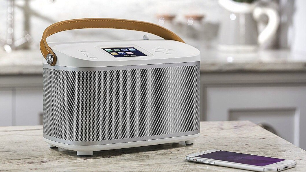 Roberts nye R-Line, her ved modellen R100, er en ny generasjon smart-radioer som også fungerer som multiromsløsninger. Foto: Roberts Roberts nye R-Line, her ved modellen R100, er en ny generasjon smart-radioer som også fungerer som multiromsløsninger. Foto: Roberts