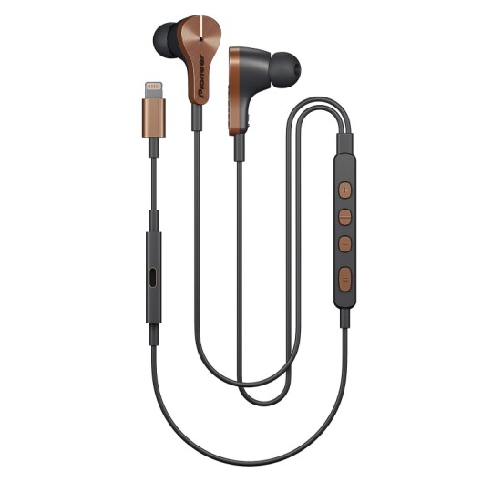 Pioneer Rayz Plus lar deg lade iPhonen via en ekstra Lightning-inngang. Foto: Pioneer Pioneer Rayz Plus lar deg lade iPhonen via en ekstra Lightning-inngang. Foto: Pioneer