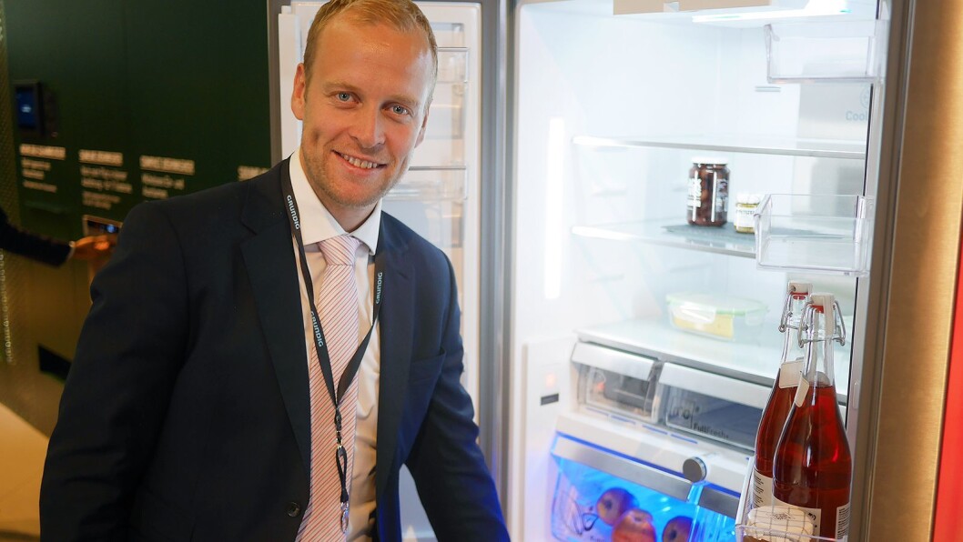 Nordisk markedssjef Bård Nordhagen i Grundig med et av de nye kjøleskapene med FreshMeter-teknologien. Foto: Stian Sønsteng Nordisk markedssjef Bård Nordhagen i Grundig med et av de nye kjøleskapene med FreshMeter-teknologien. Foto: Stian Sønsteng