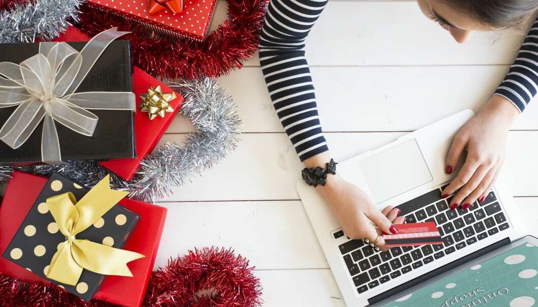 Amerikanerne vil kjøpe flere, men billigere, gaver til jul i år, spår Adobe. (Foto: iStockPhoto.com)