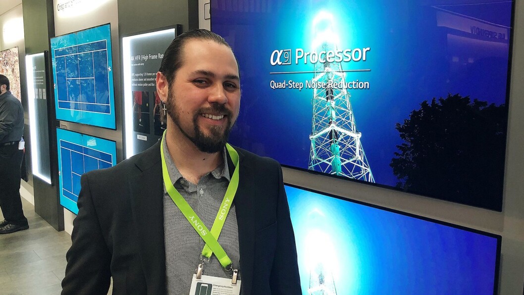 Erik Miguel Reveles Svalberg i LG Electronics sier deres nye A9-prosessor er en kraftpakke når det gjelder bildebehandling på deres oled-TVer. Foto: Stian Sønsteng. Erik Miguel Reveles Svalberg i LG Electronics sier deres nye A9-prosessor er en kraftpakke når det gjelder bildebehandling på deres oled-TVer. Foto: Stian Sønsteng.